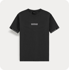 Чёрная футболка