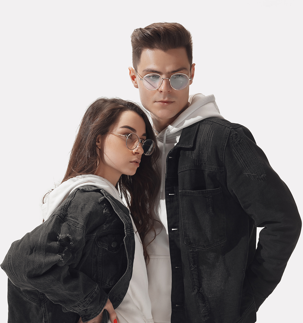 Парень с девушкой в брендовой одежде из shop.co